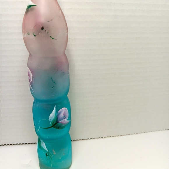 Vintage beautifully painted rose vase - Picture 4 of 9